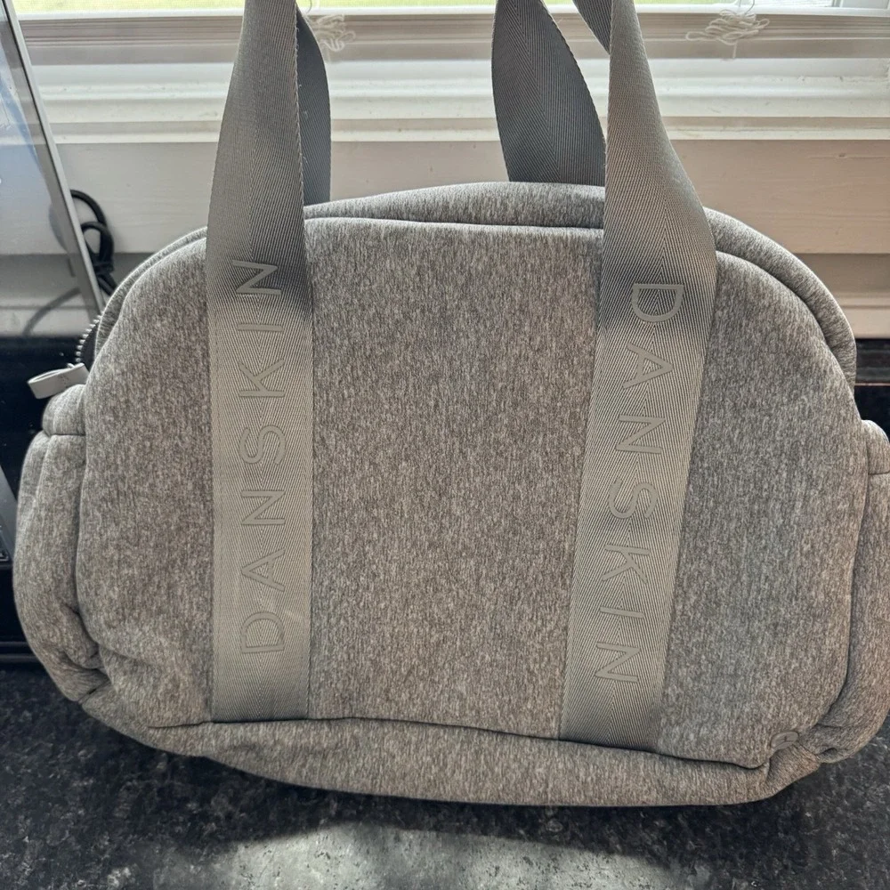 Danskin Rowan Neoprene Grey Gym Duffel Bag Shoulder Strap Pockets‎ Active